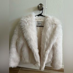Abercrombie & Fitch Faux Fur coat